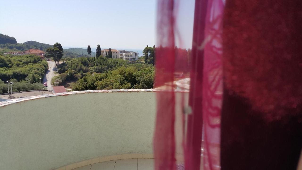 Apartmani Aida Ulcinj Ngoại thất bức ảnh