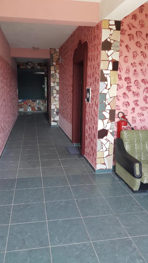Apartmani Aida Ulcinj Ngoại thất bức ảnh