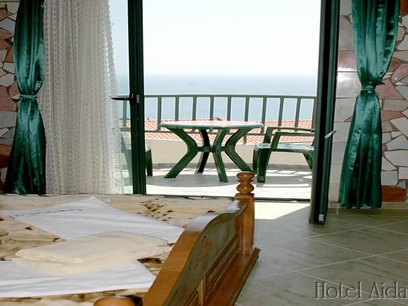 Apartmani Aida Ulcinj Ngoại thất bức ảnh
