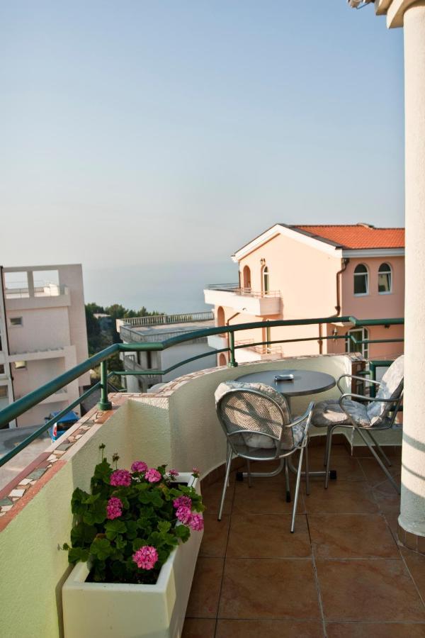 Apartmani Aida Ulcinj Ngoại thất bức ảnh